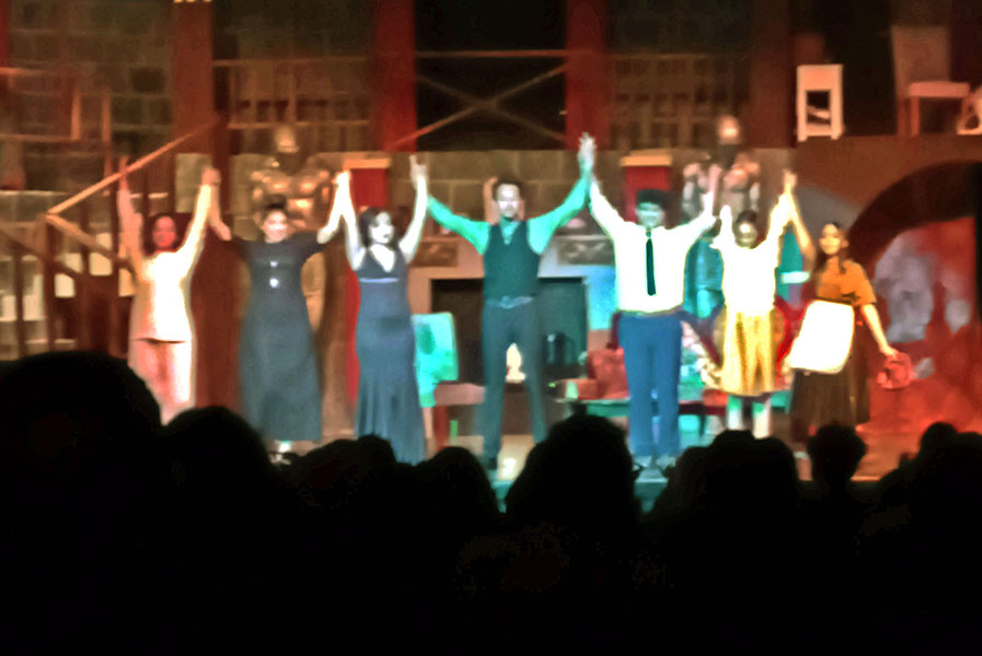 The+cast+of+dracula+at+the+end+of+the+play.+This+was+Friday+Nov.+5+in+the+theater.+